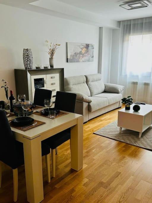 Studio 14 + Garaje Incluido. Nuevo, Elegante, Acogedor. Haro Ngoại thất bức ảnh